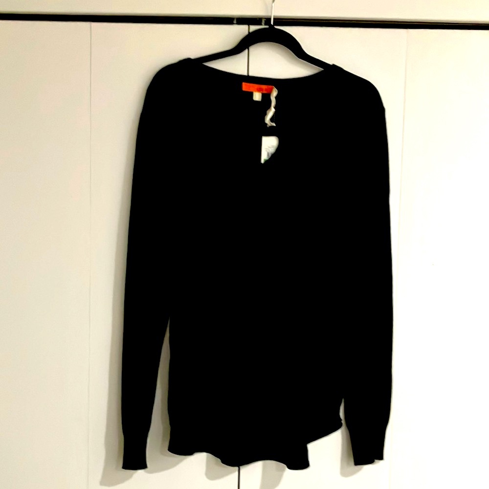 One A Women’s Black Keyhole Front Sweater w/Sheer Back &High Low Hem - Large
